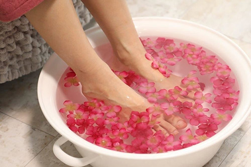 よもぎ蒸し前のフットバス足湯